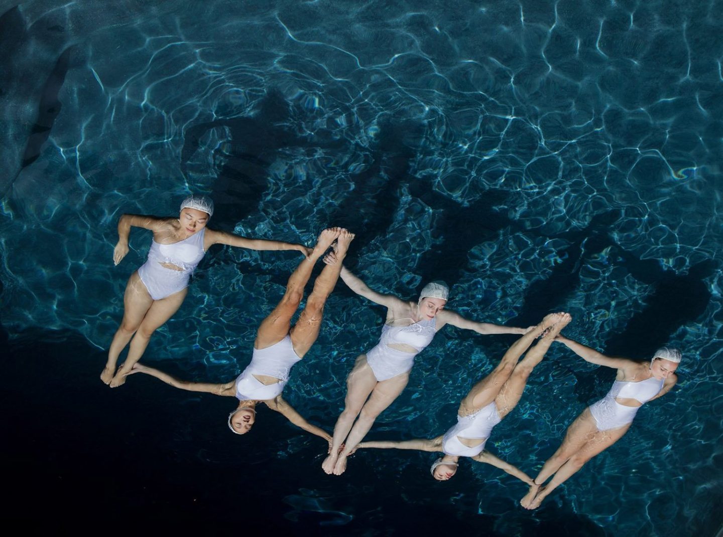 iGNANT_Photography_Emma_Hartvig_The_Swimmers_2