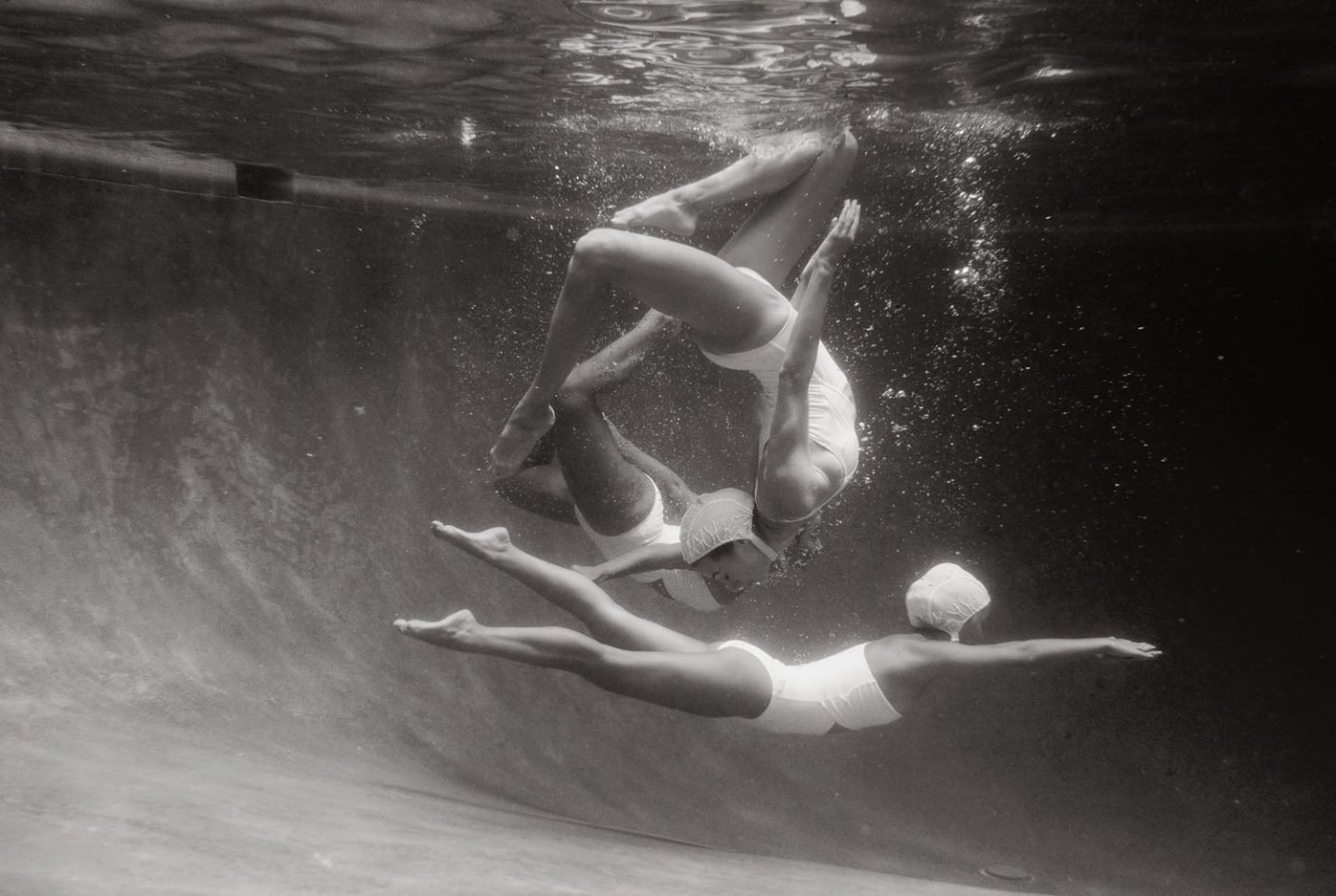 iGNANT_Photography_Emma_Hartvig_The_Swimmers_5