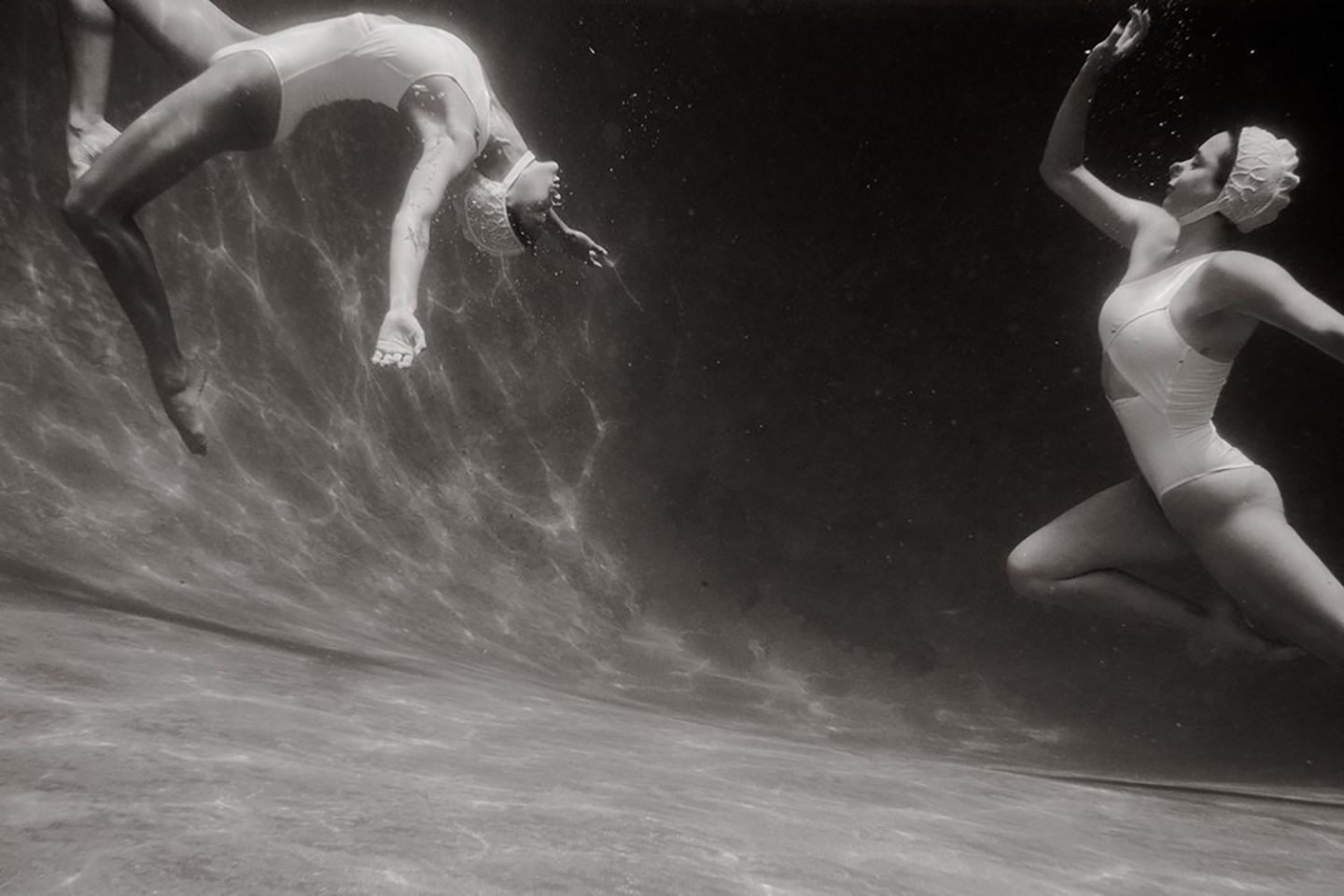 iGNANT_Photography_Emma_Hartvig_The_Swimmers_8