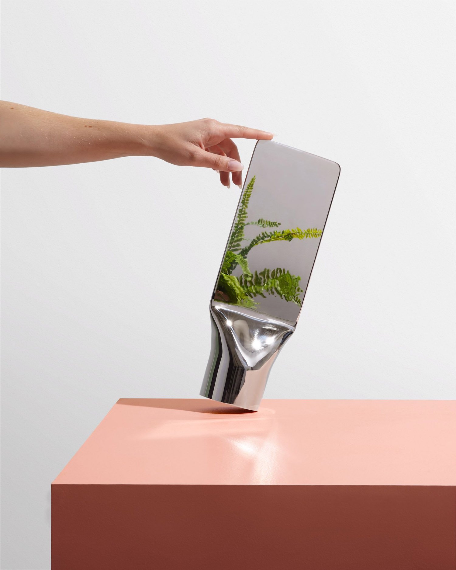 Design_Press Mirror_Philippe Malouin_Umbra Shift_03