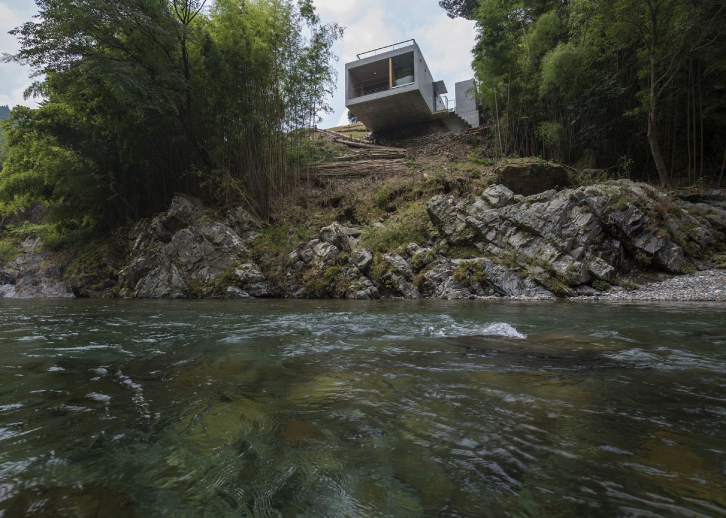 Architecture- MasatoSekiya-contemporaryfishingcabin-12