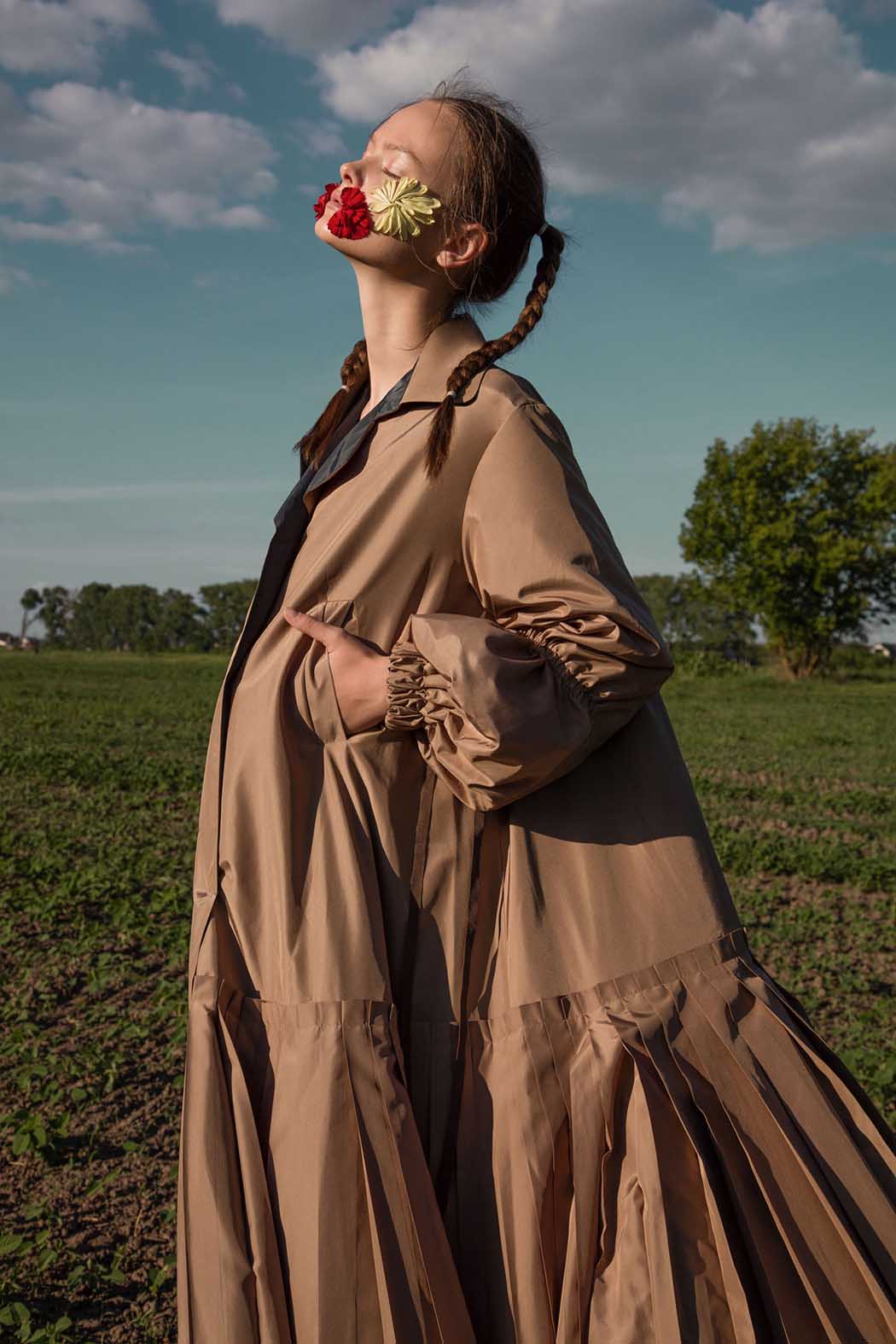 Fashion- LaraQuint-The Amish-05