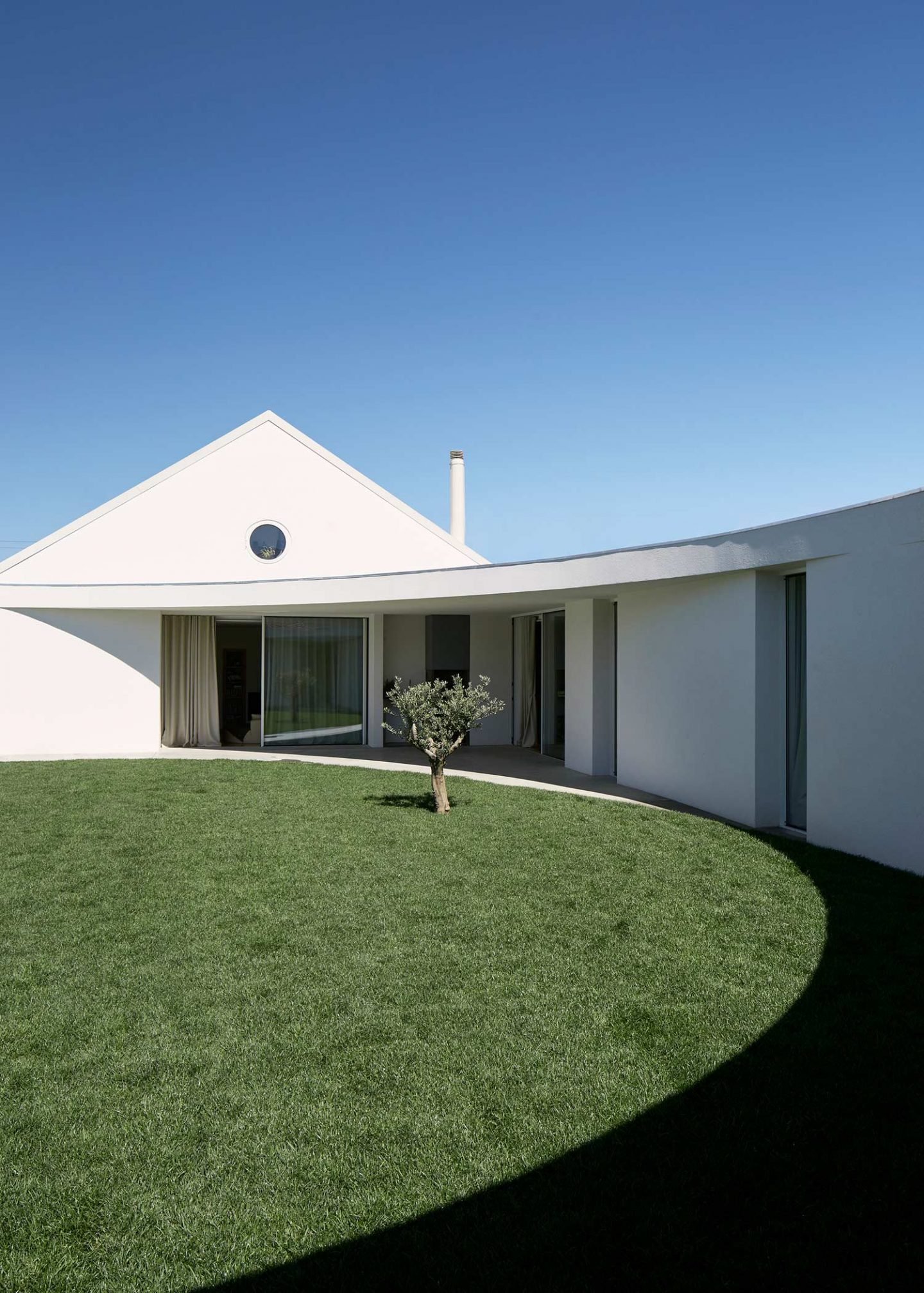 iGNANT-Architecture-Ansiao-House-Bruno-Dias-Arquitectura-6