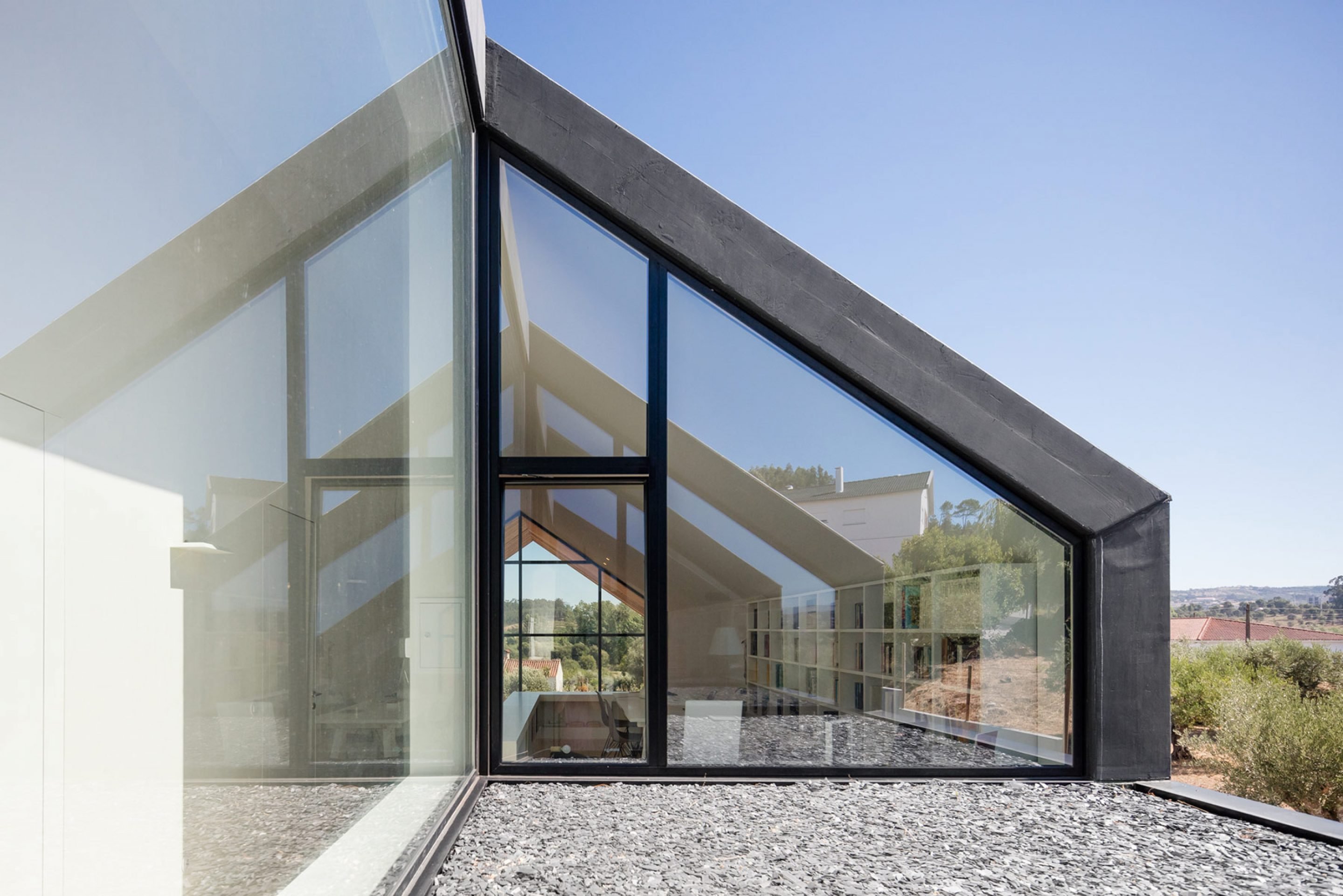 iGNANT-Architecture-Filipe-Saraiva-Ourem-House-15