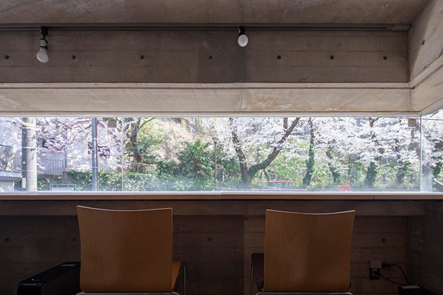 iGNANT-Architecture-Shinsuke-Fuji-Architects-Oriel-Window-House-Office-Japan-005