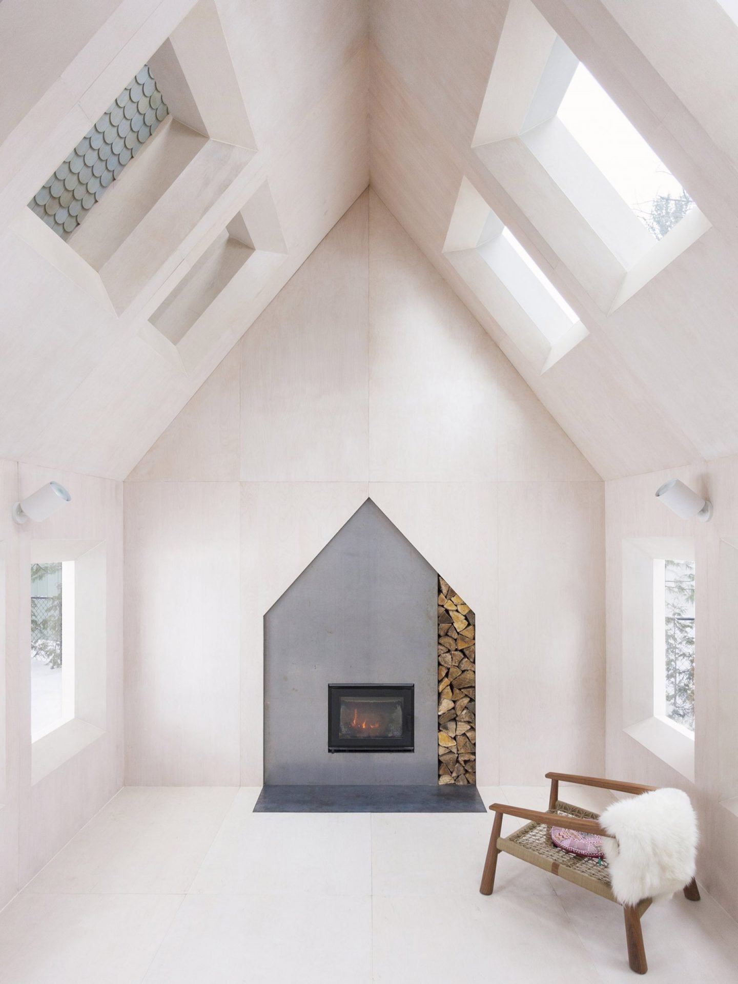 iGNANT-Architecture-UUfie-The-Lake-Cottage-01