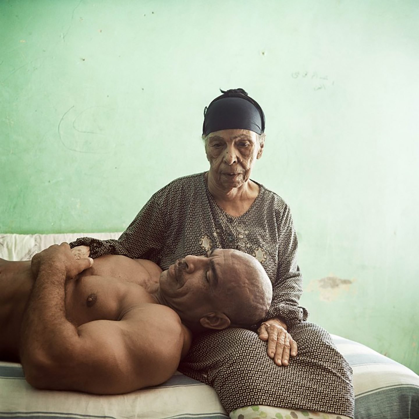 iGNANT-Photography-Denis-Dailleux-Egypt-Mother-And-Son-02