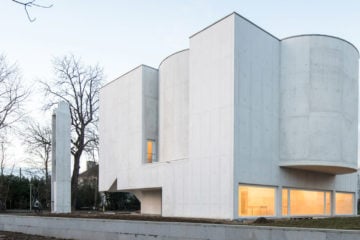 iGNANT-Architecture-Alvaro-Siza-Brittany-Church-001