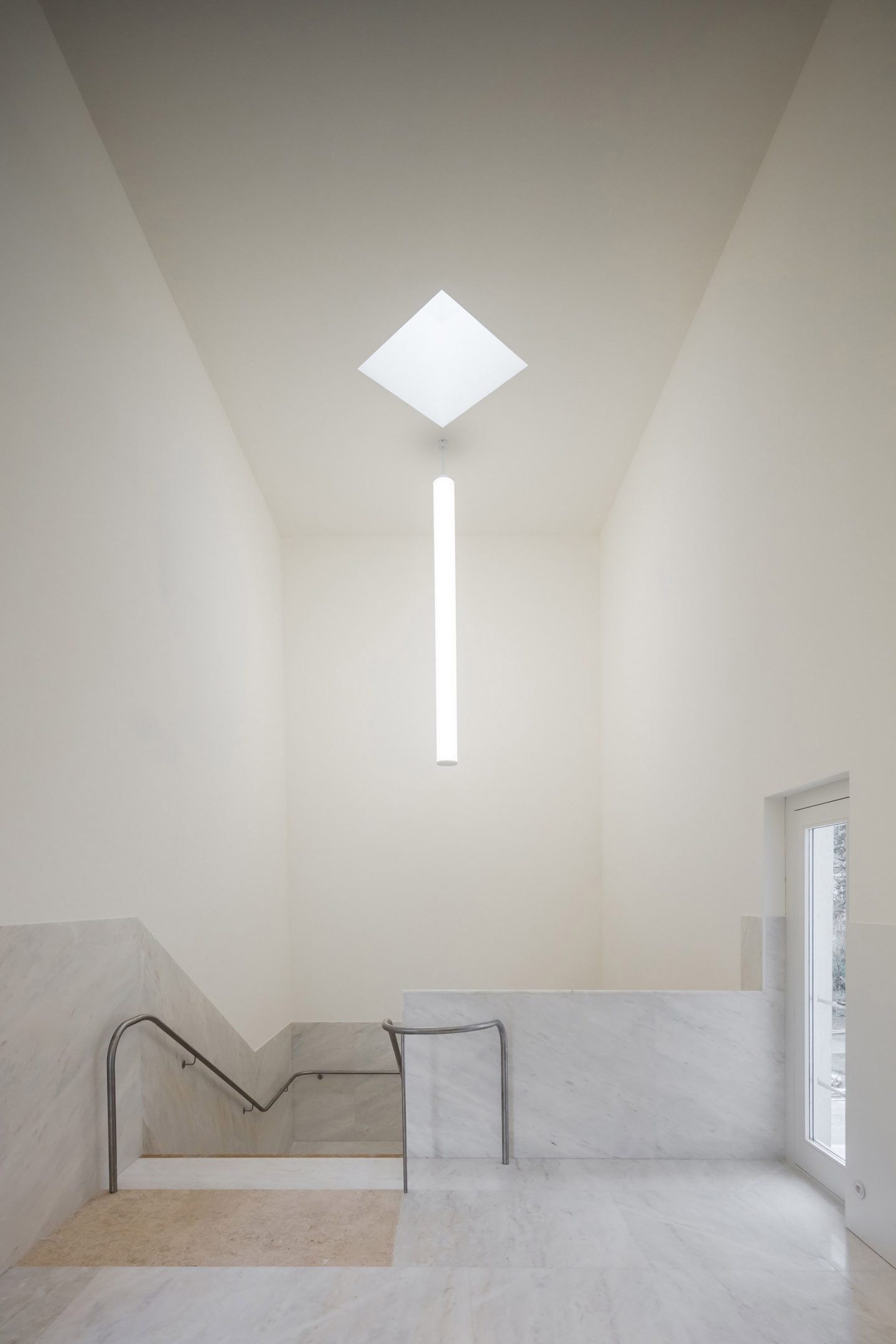 iGNANT-Architecture-Alvaro-Siza-Brittany-Church-010