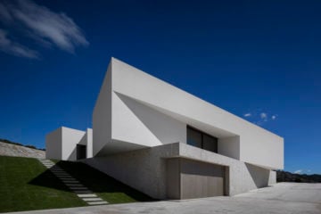 iGNANT-Architecture-Rue-Vieira-Oliveira-Brunhais-House-01