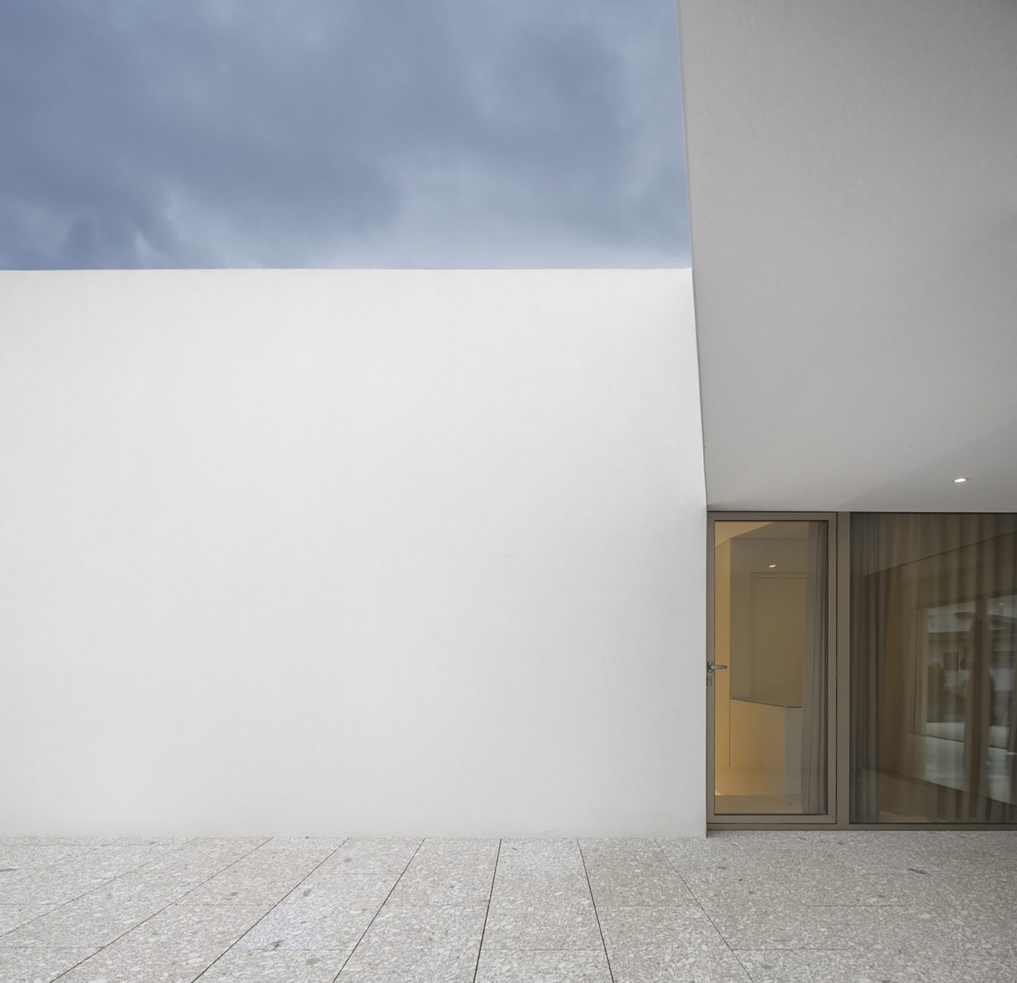 iGNANT-Architecture-Rue-Vieira-Oliveira-Brunhais-House-10
