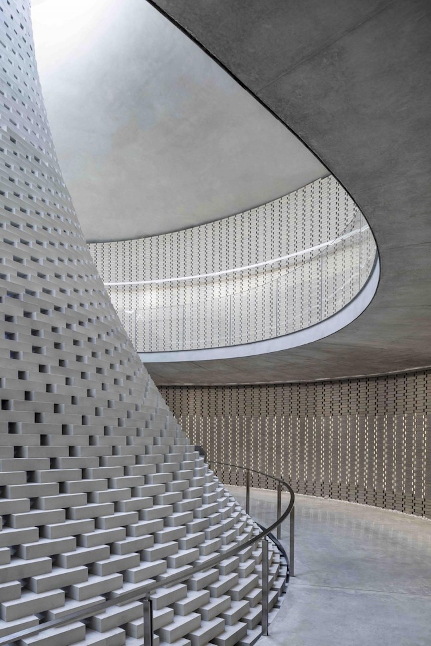 iGNANT-Architecture-Kimmel-Eshkolot-Architects-Mount-Herzl-Memorial-Hall-28