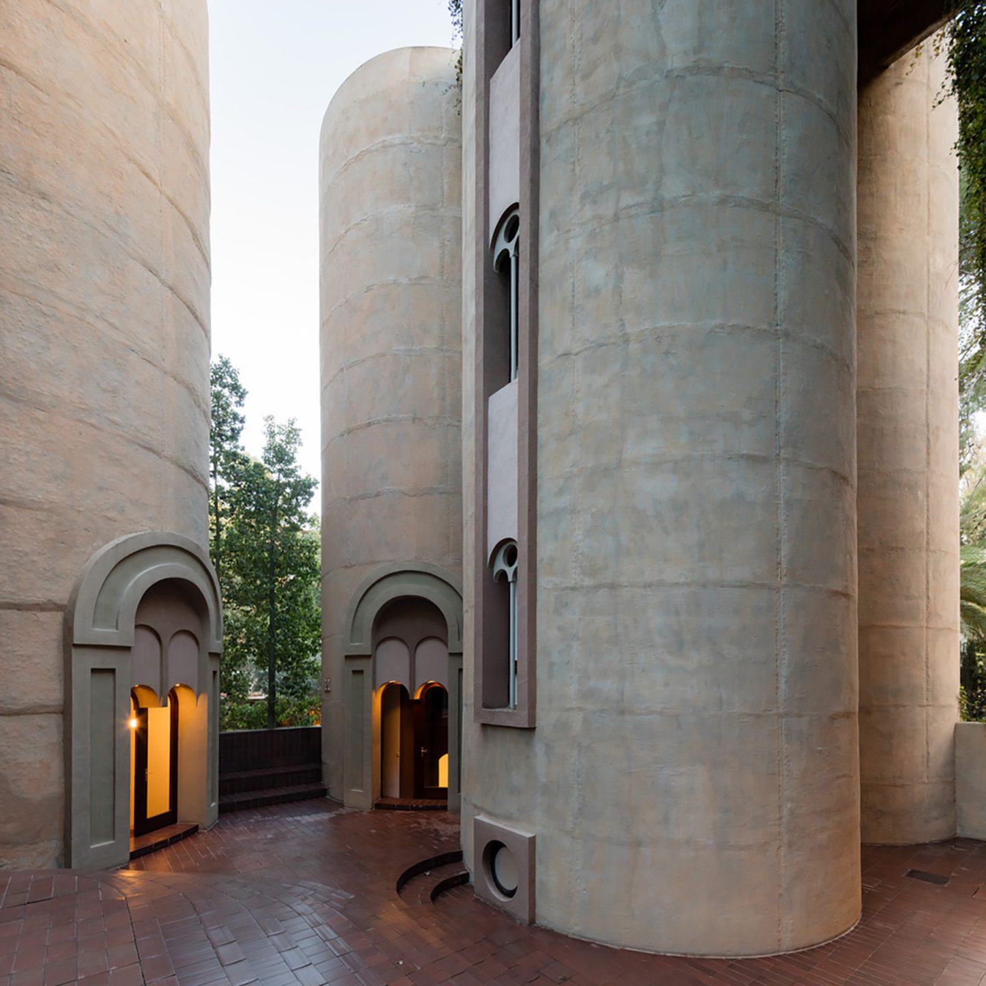 iGNANT-Architecture-Ricardo-Bofill-Cement-Factory-003