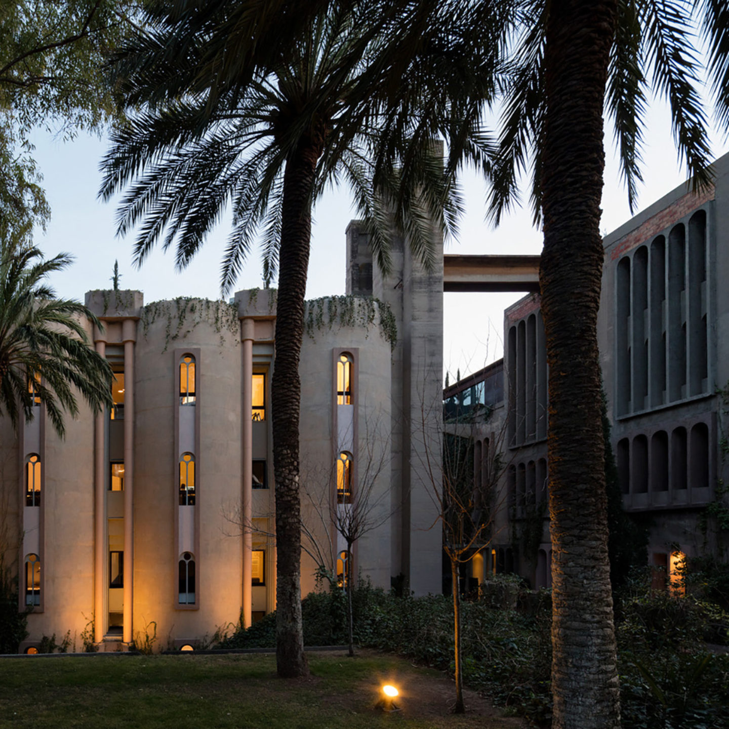 Ricardo Bofill's Dusky Pink Cement Factory - IGNANT