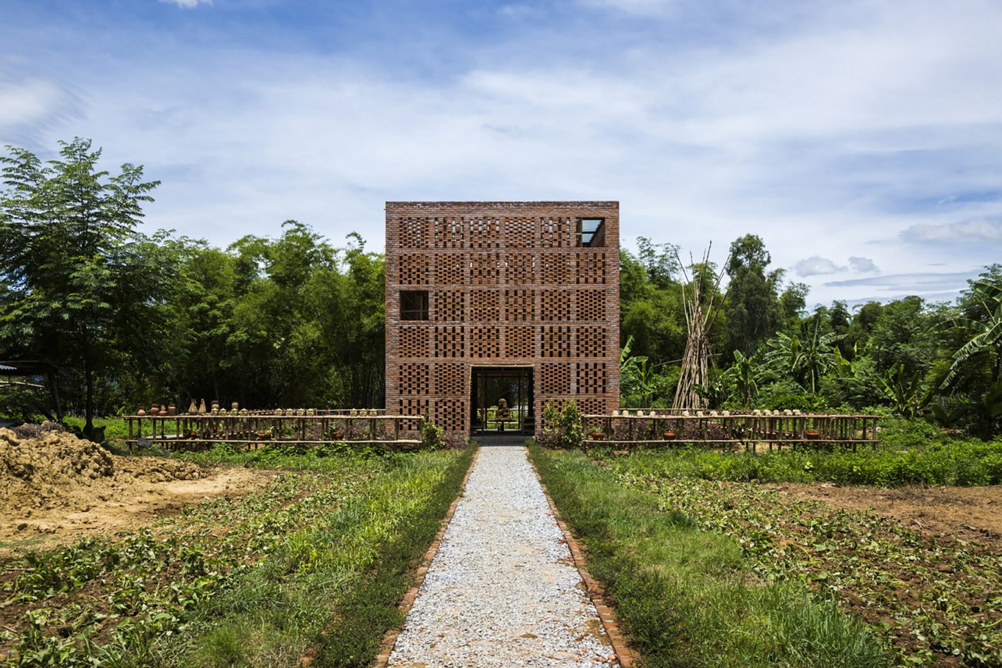 iGNANT-Architecture-Tropical-Space-Terracotta-Studio-031