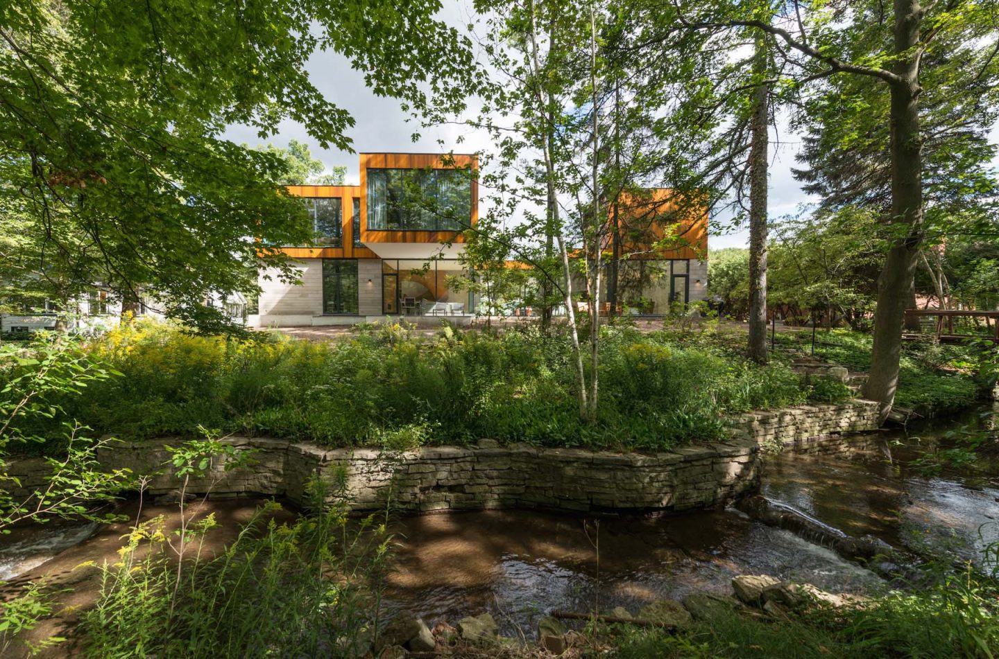 iGNANT-Architecture-Williamson-Williamson-The-House-On-Ancaster-Creek-09