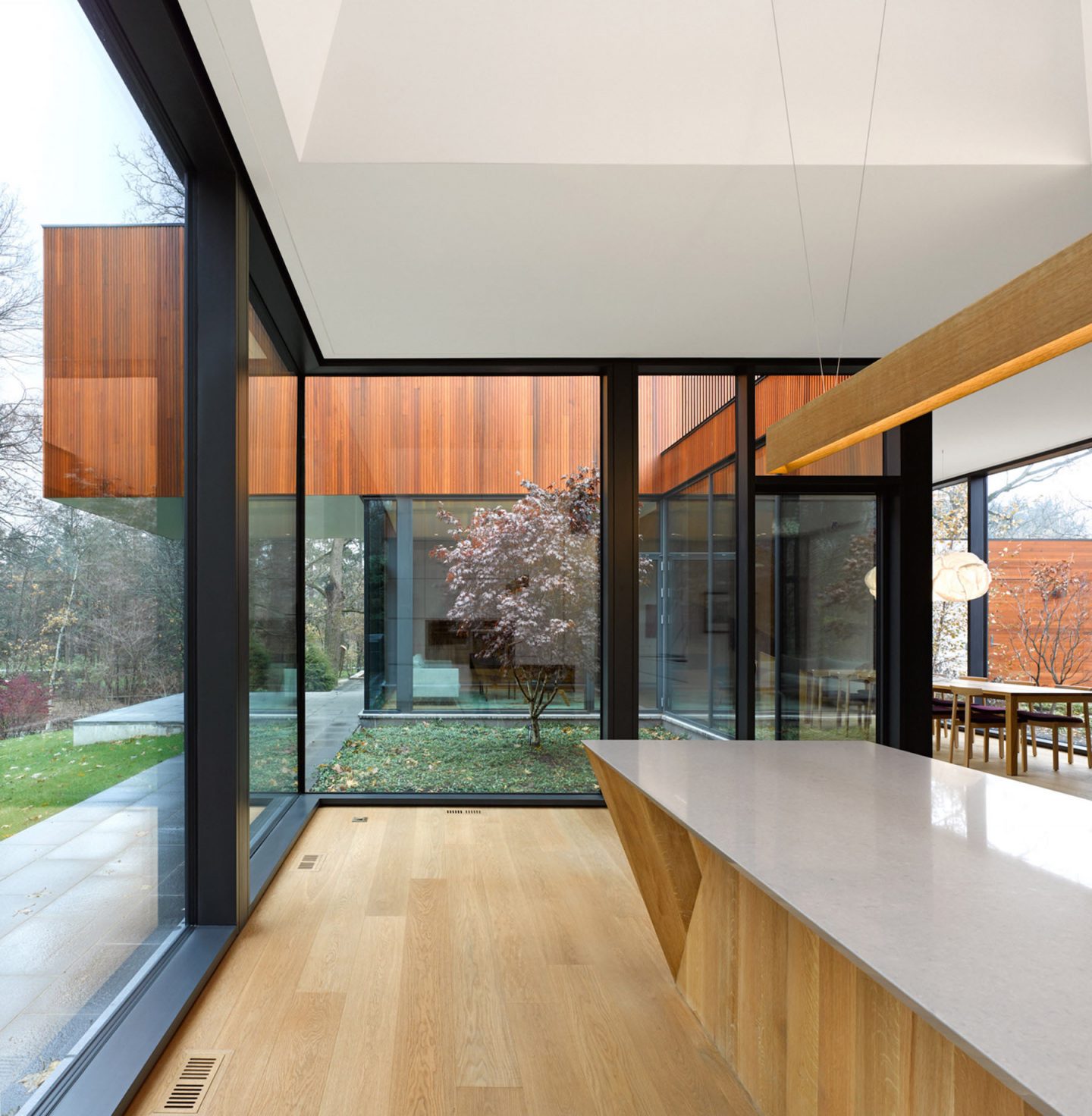 iGNANT-Architecture-Williamson-Williamson-The-House-On-Ancaster-Creek-17