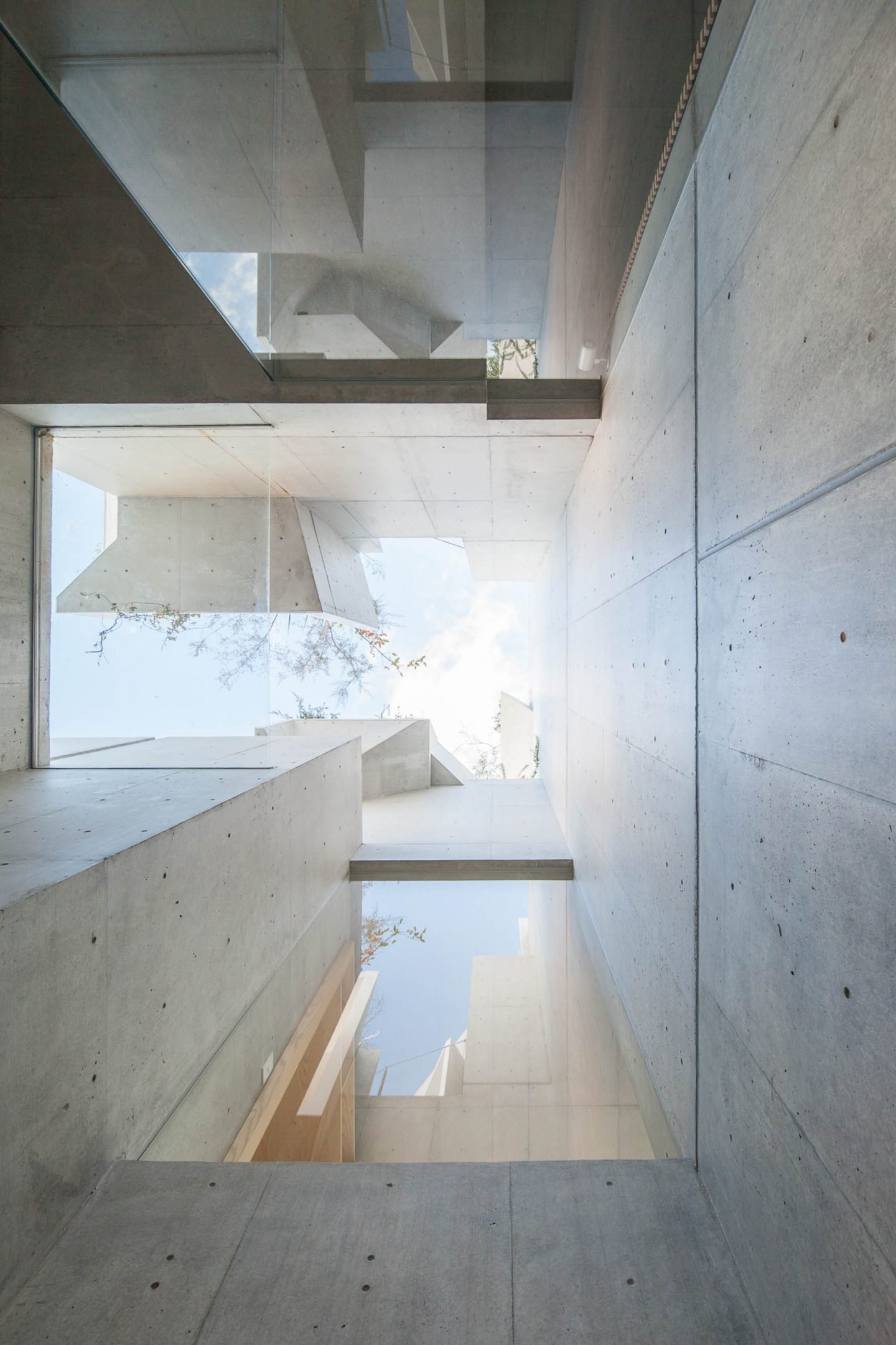 iGNANT-Architecture-Akihisa-Hirata-Tree-Ness-House-18