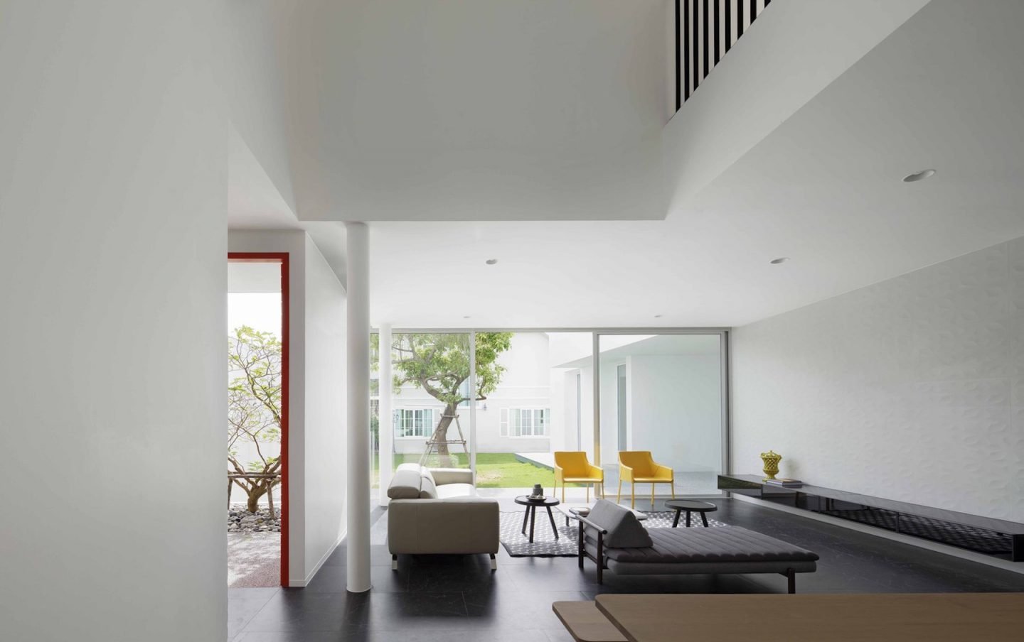 iGNANT-Architecture-Ayutt-And-Associates-Design-White-Box-House-20