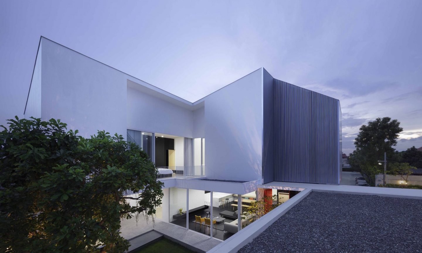 iGNANT-Architecture-Ayutt-And-Associates-Design-White-Box-House-25