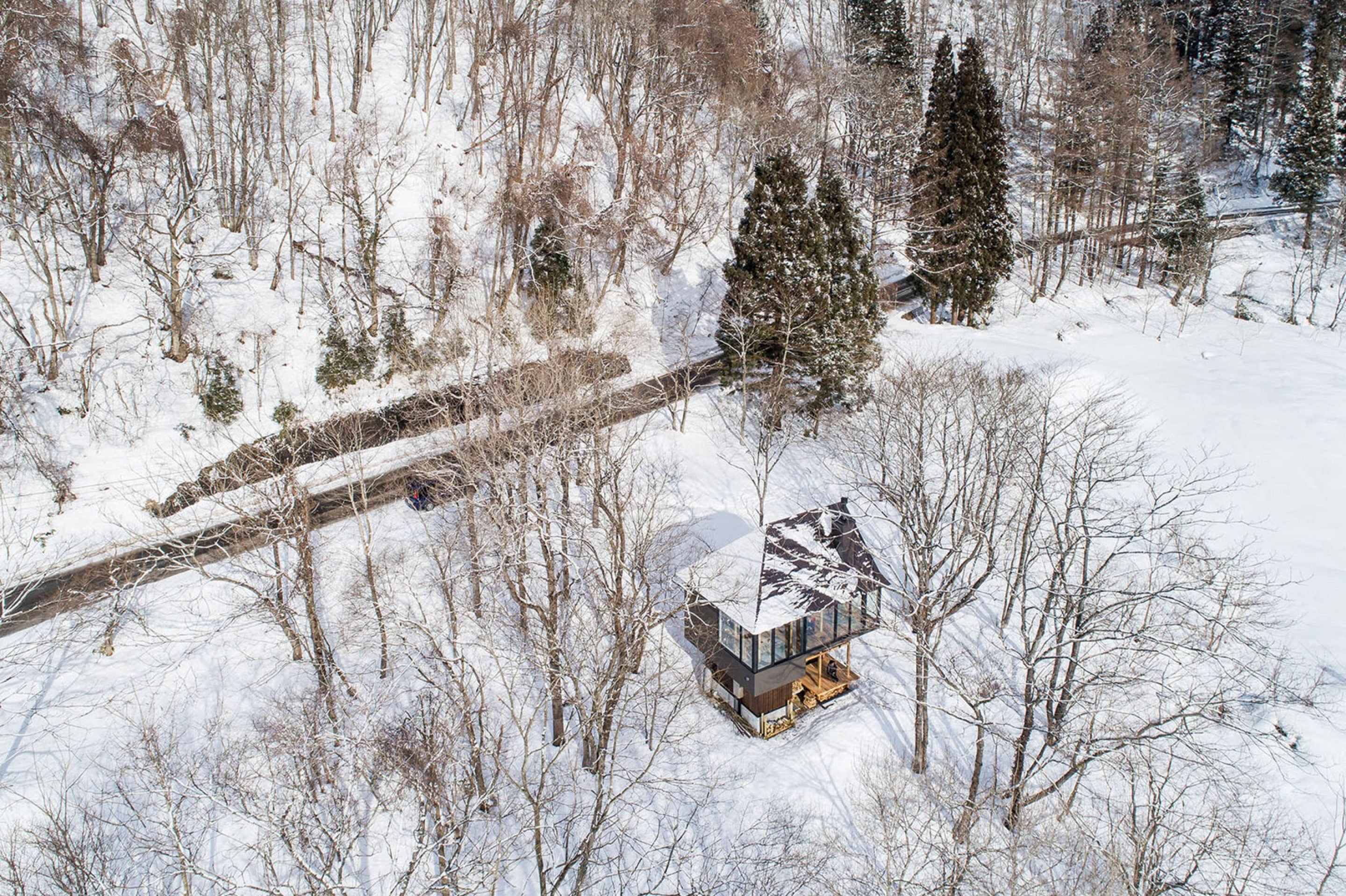 Nojiri Lake House by SUGAWARADAISUKE