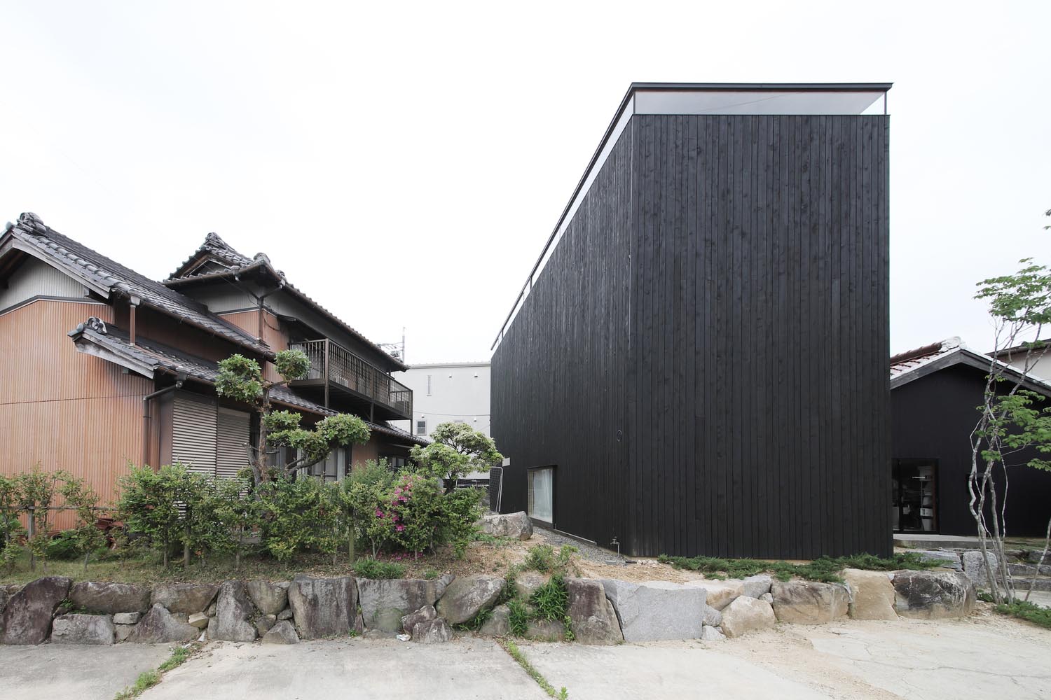 This Narrow Black-Wood Home In Japan Is Designed For Closeness