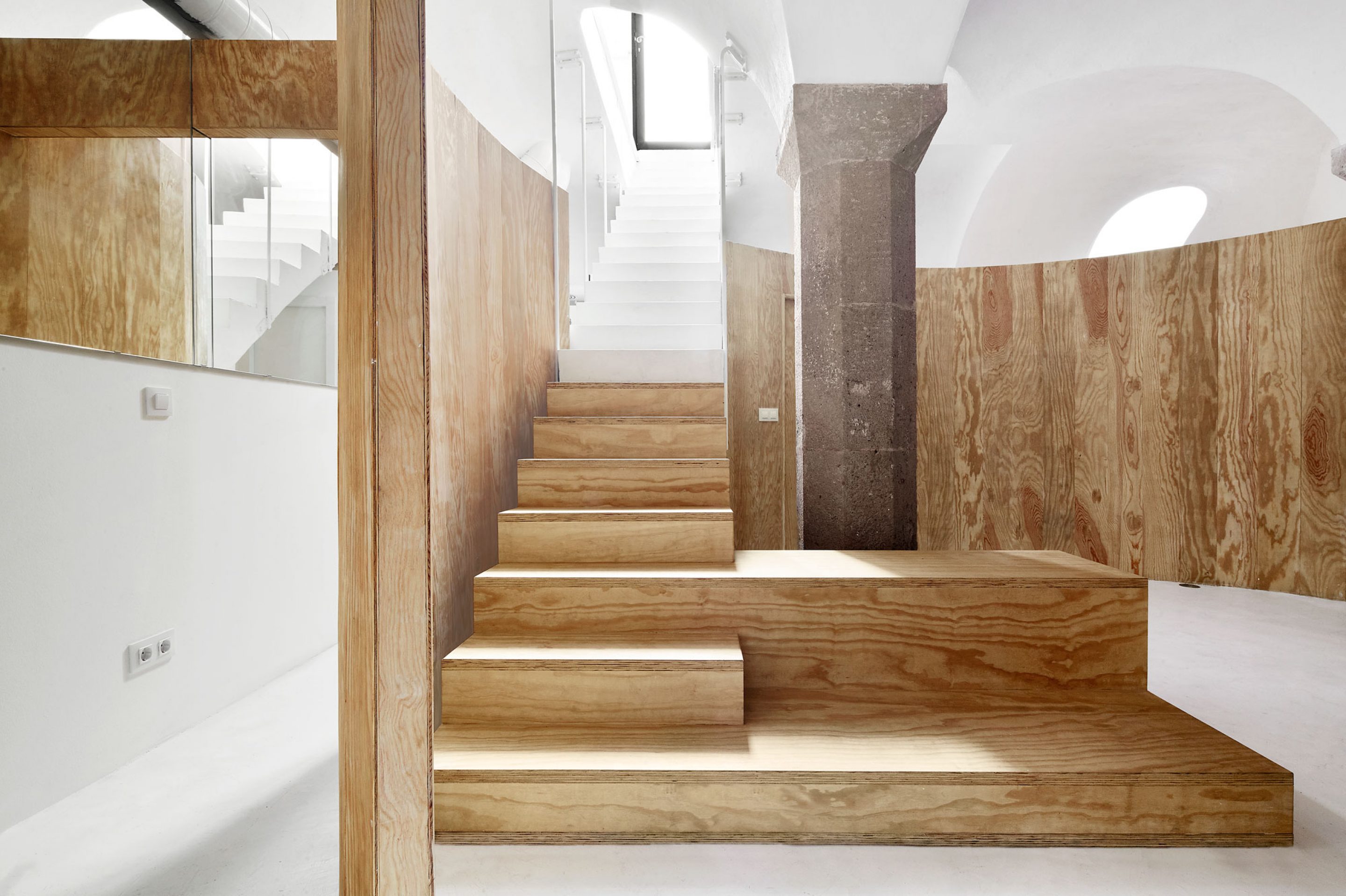 iGNANT-Architecture-Raul-Sanchez-Architects-Apartment-Tibbaut-004