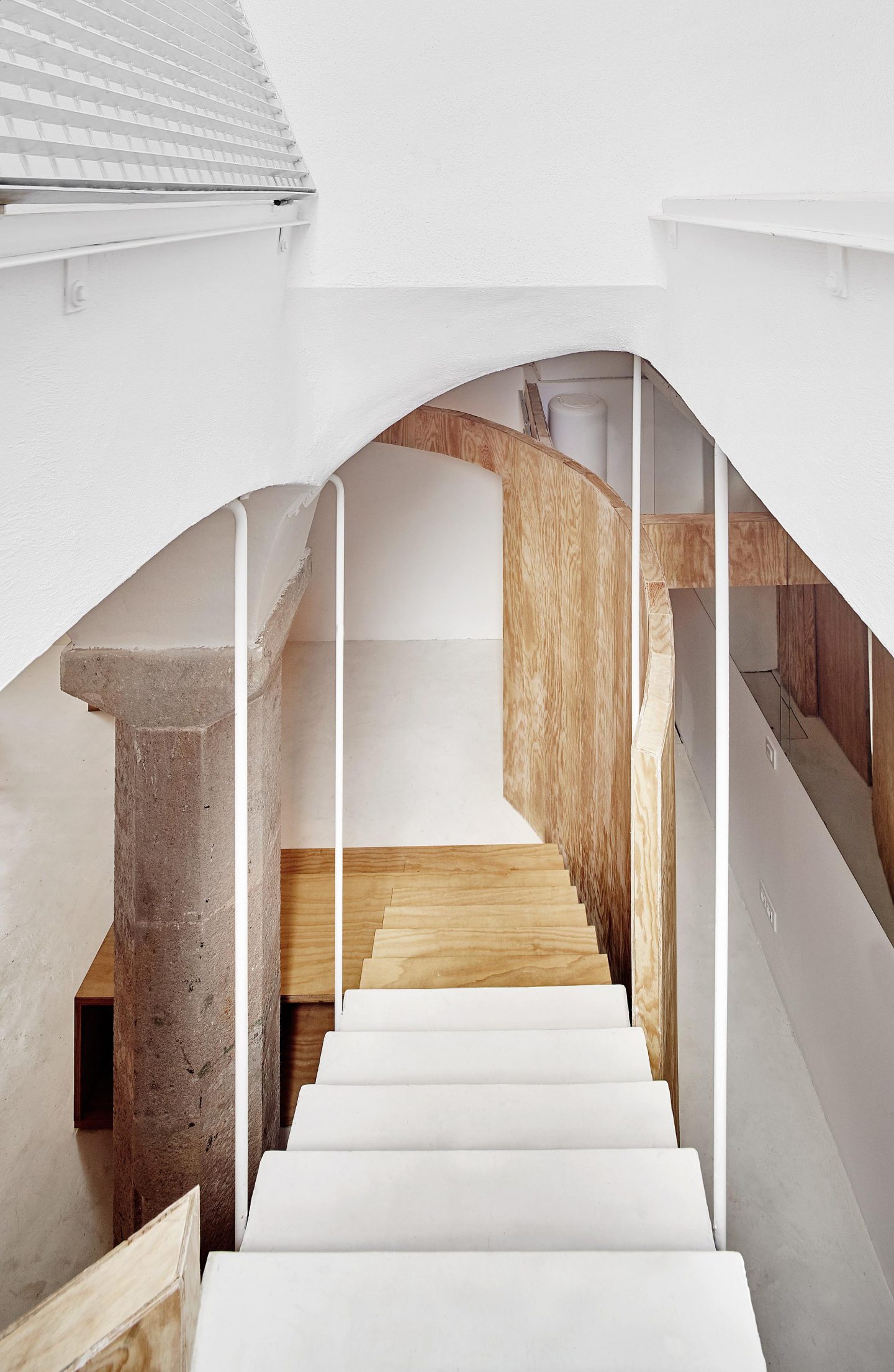 iGNANT-Architecture-Raul-Sanchez-Architects-Apartment-Tibbaut-012