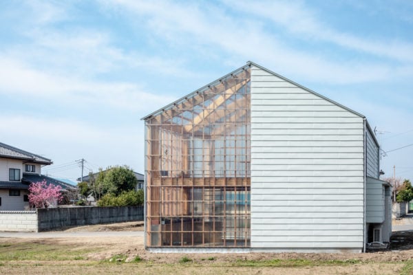 Snark Designs A House Clad In Perspex - IGNANT