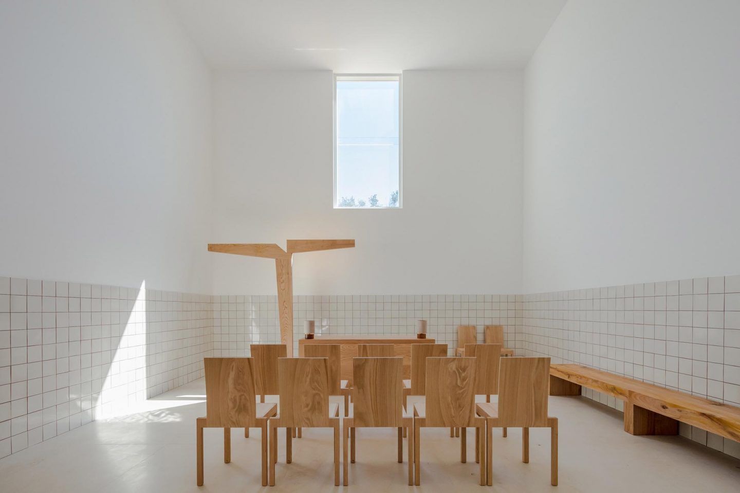 alvaro-siza-viera-capela-do-monte-chapel-algarve-dezeen-2364-col-6