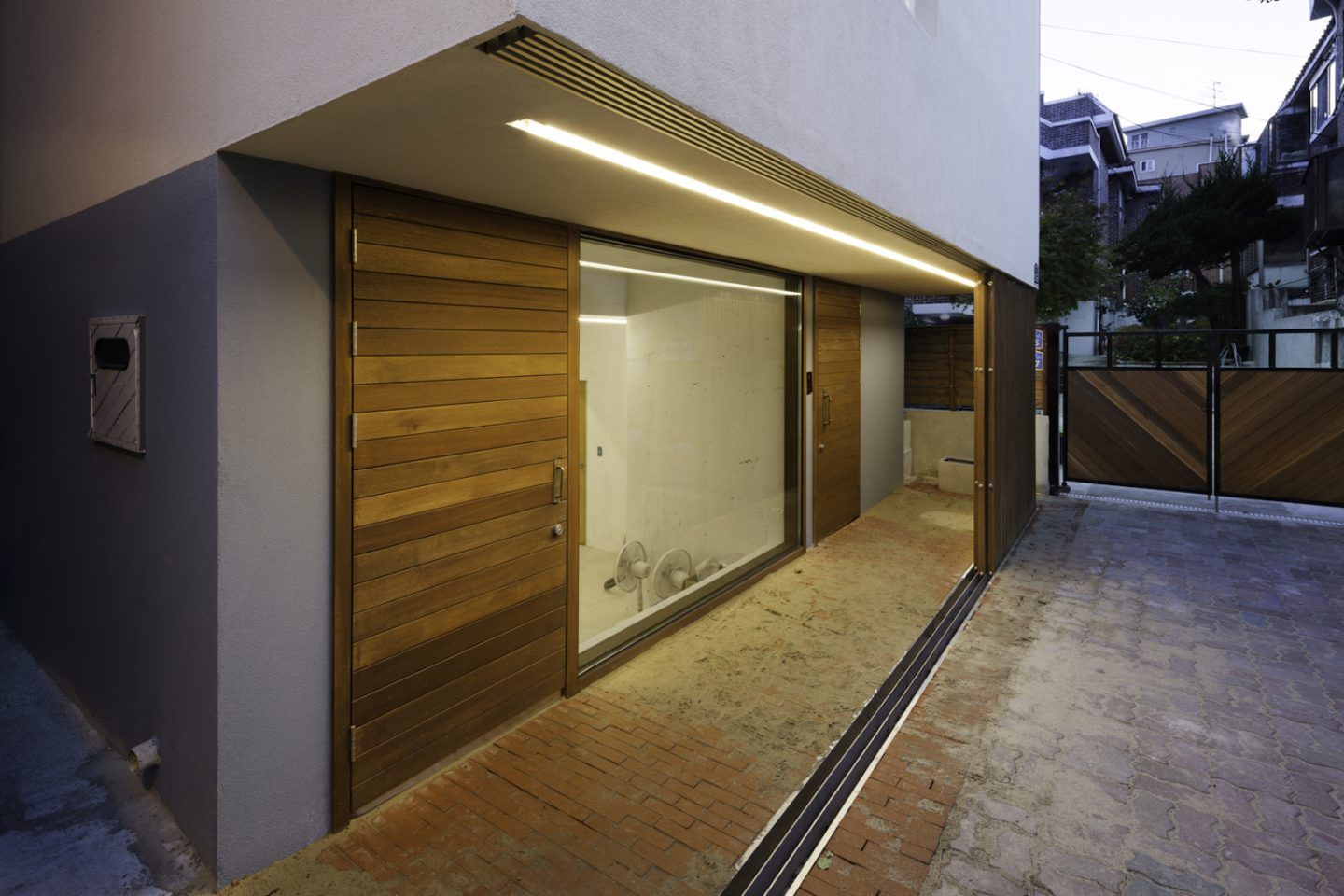 iGNANT-Architecture-A-Round-Architects-Seongsan-Dong-Mix-Use-House-004