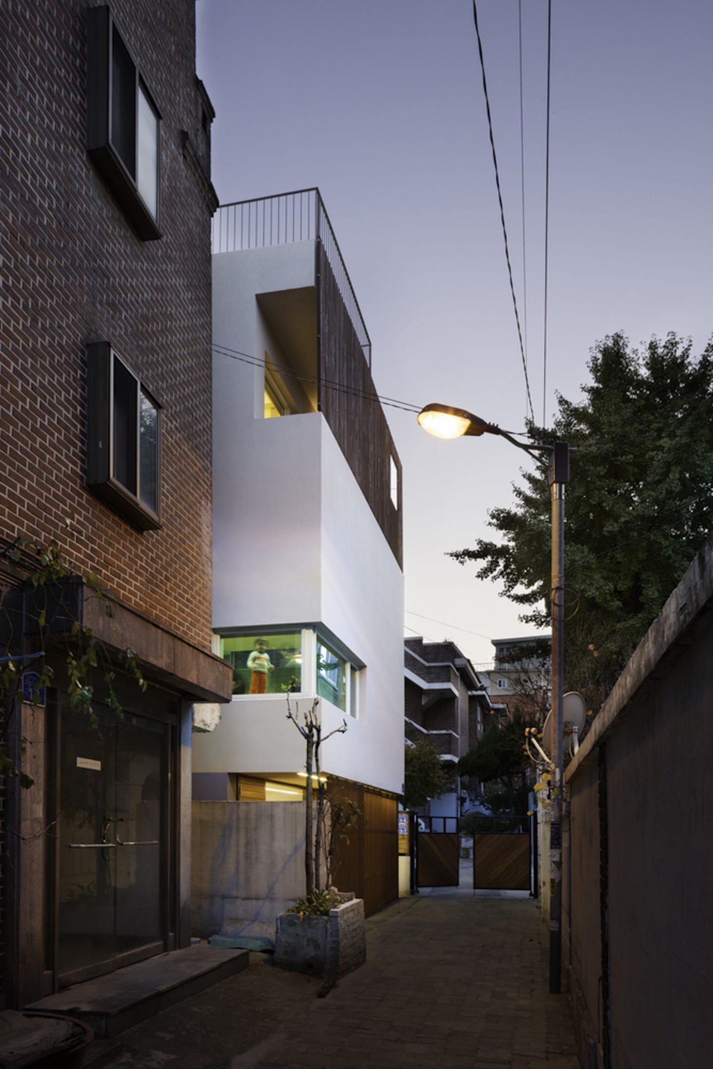 iGNANT-Architecture-A-Round-Architects-Seongsan-Dong-Mix-Use-House-010