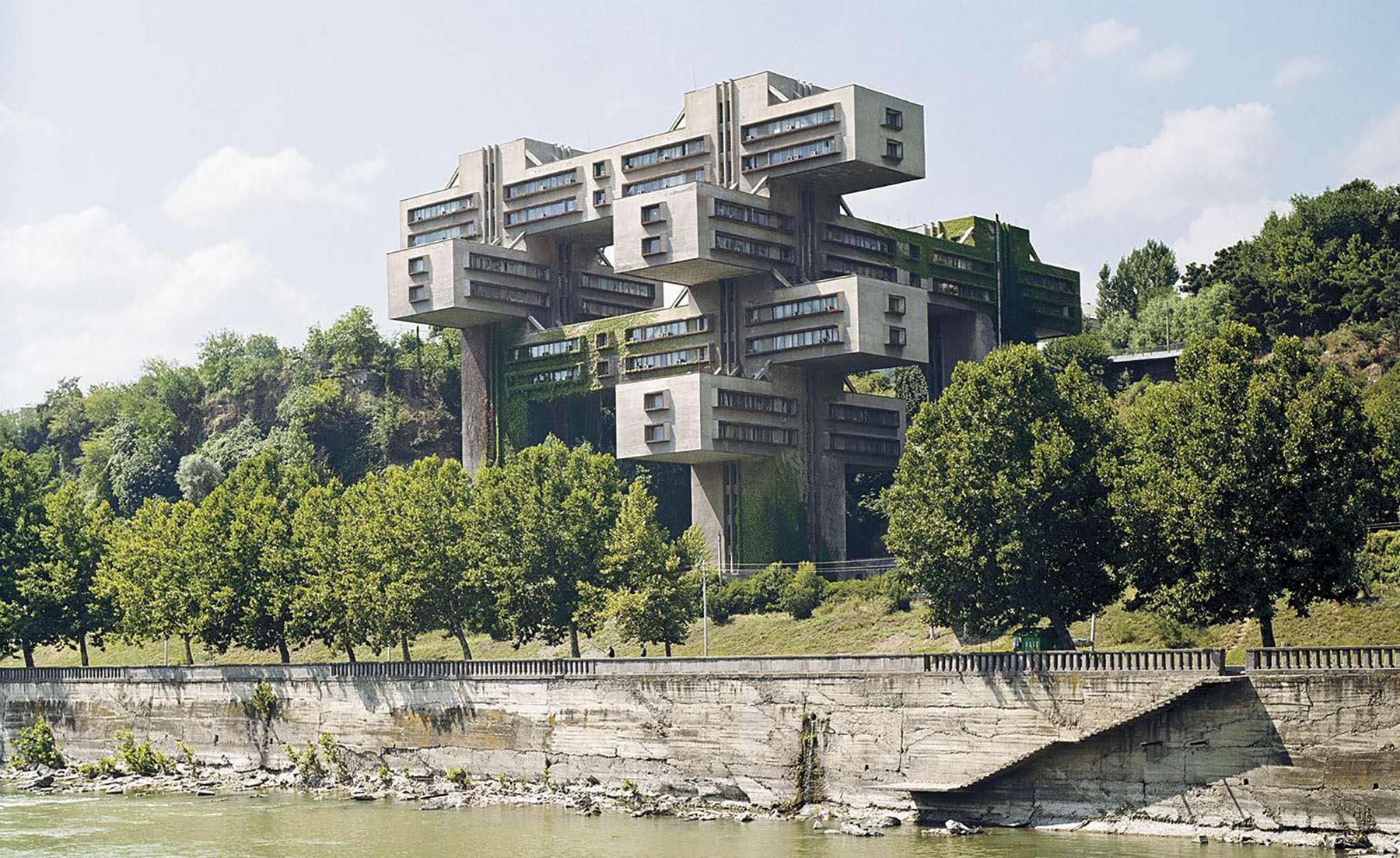 【1969年 初版本】FANTASTIC ARCHITECTURE KULTERMANN, Udo. Kenzo Tange: Architecture and Urban Design