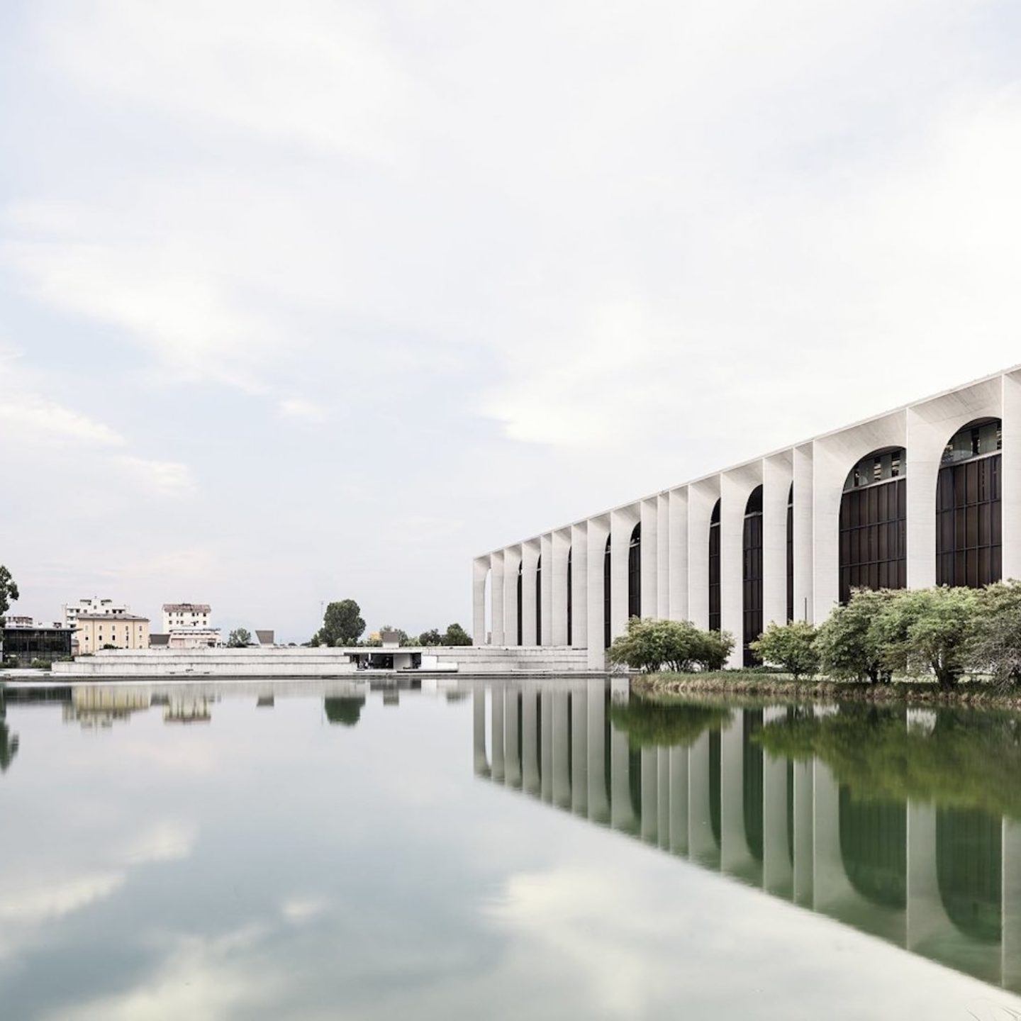 iGNANT-Architecture-Oscar-Niemeyer-Mondadori-HQ-006