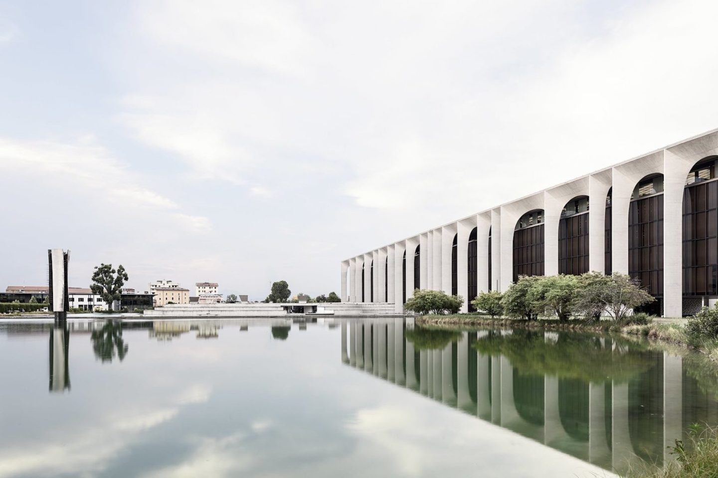 iGNANT-Architecture-Oscar-Niemeyer-Mondadori-HQ-006