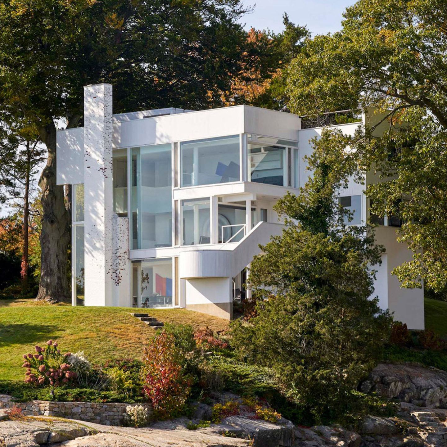 Richard Meier's Smith House Stands The Test Of Time - IGNANT