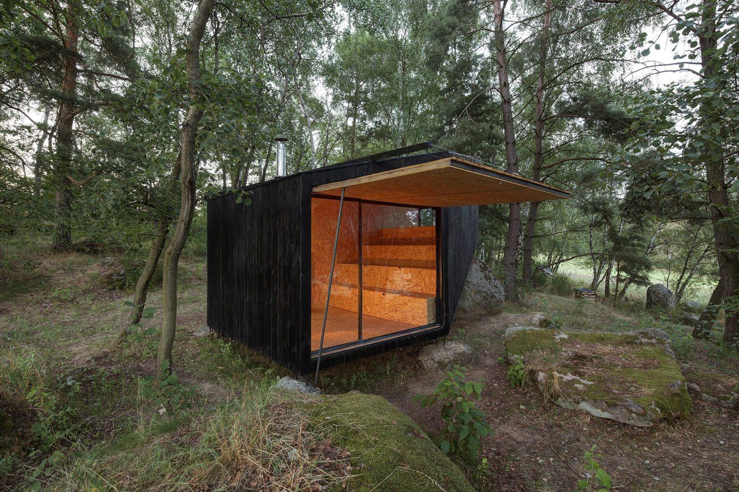 iGNANT-Architecture-Uhlik-Architekti-Forest-Retreat-001