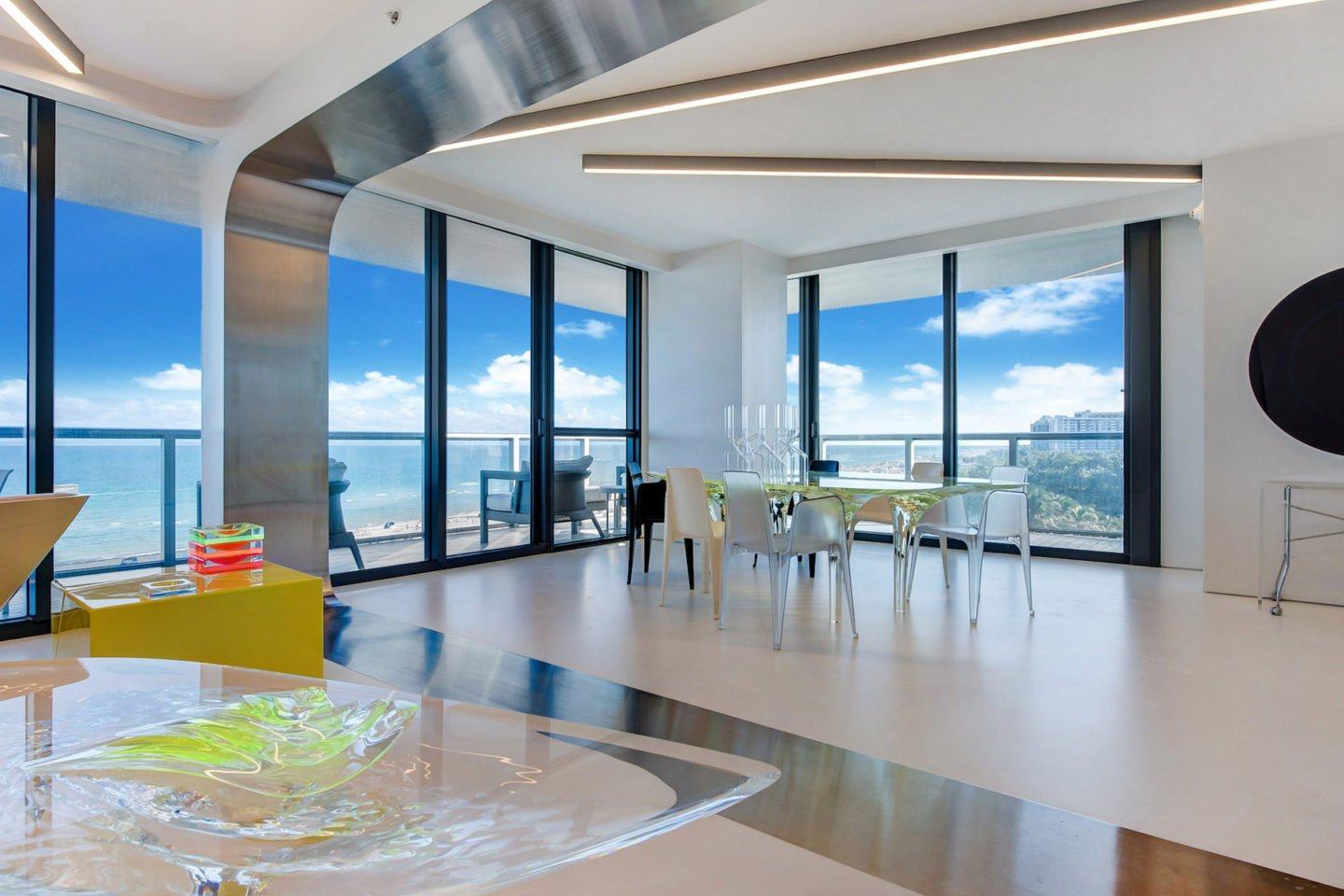 iGNANT-Architecture-Zaha-Hadid-Beach-Apartment-003