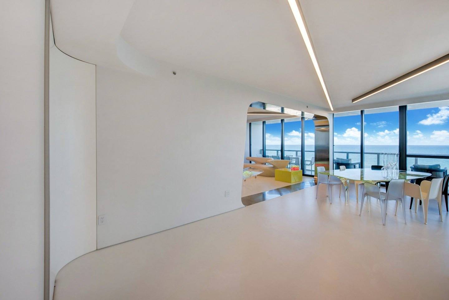 iGNANT-Architecture-Zaha-Hadid-Beach-Apartment-010