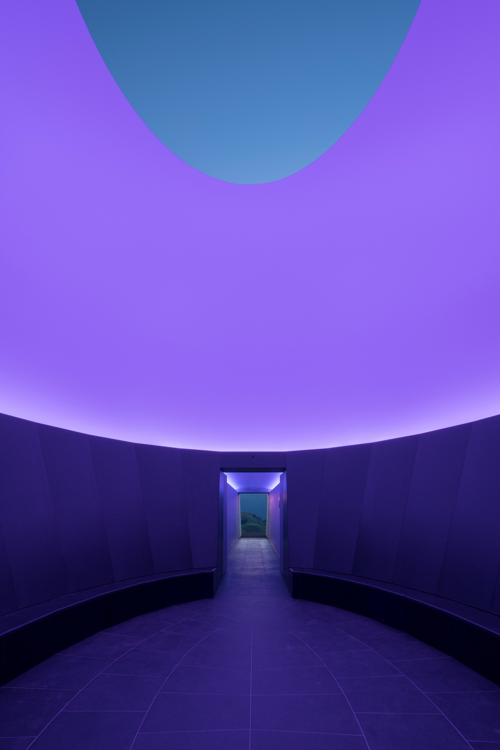 What Happens in This James Turrell Installation Stays in This James Turrell  Installation - GARAGE