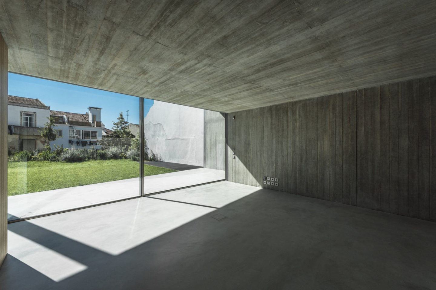 IGNANT-Architecture-Aires-Mateus-Casa-Estrela-11