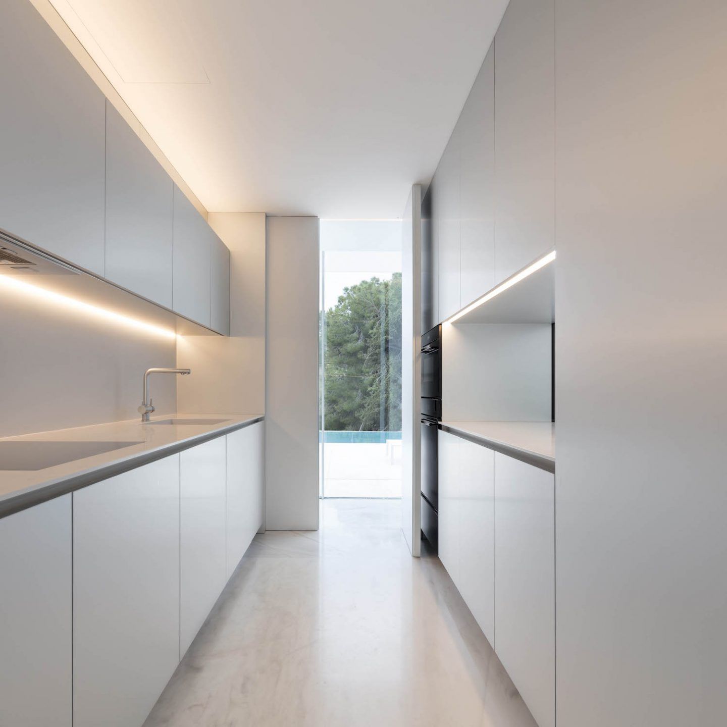 IGNANT-Architecture-Fran-Silvestre-Arquitectos-Hofmann-House-8