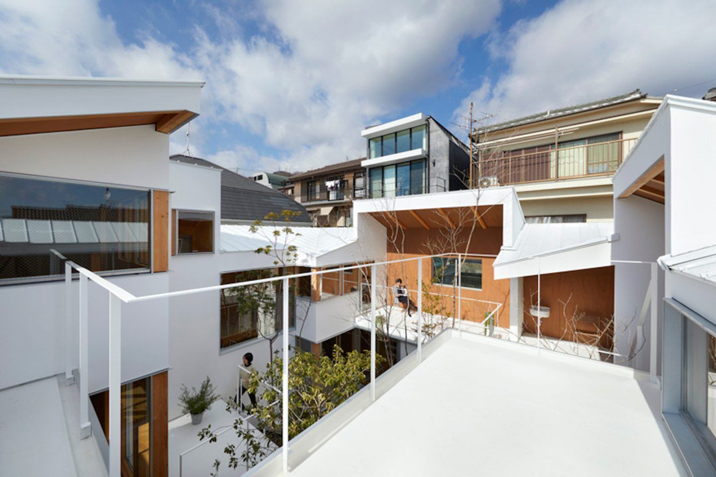 IGNANT-Architecture-Hata-Tomohiro-Loop-Terrace-house-006