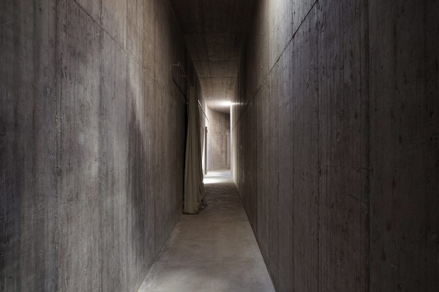 IGNANT-Architecture-Valerio-Olgiati-Villa-Alem-11