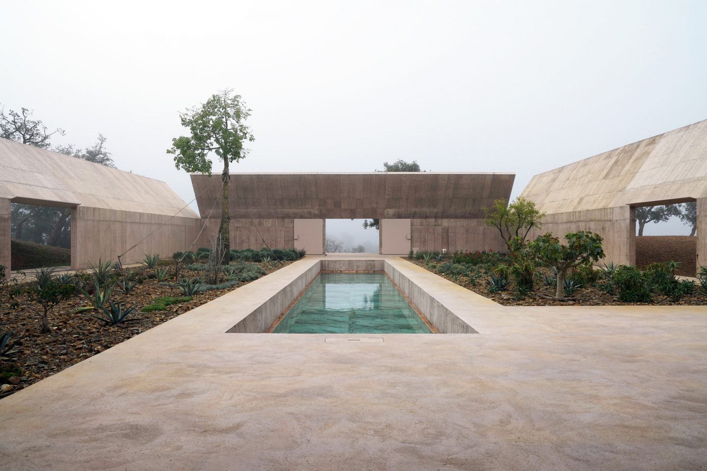 IGNANT-Architecture-Valerio-Olgiati-Villa-Alem-6