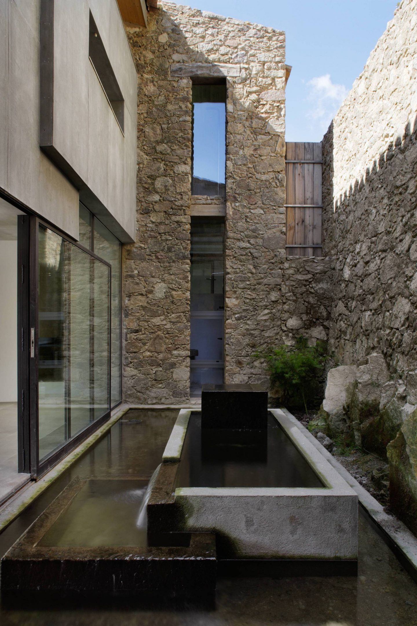 IGNANT-Travel-Abaton-Arquitectura-Finca-Extremadura-012