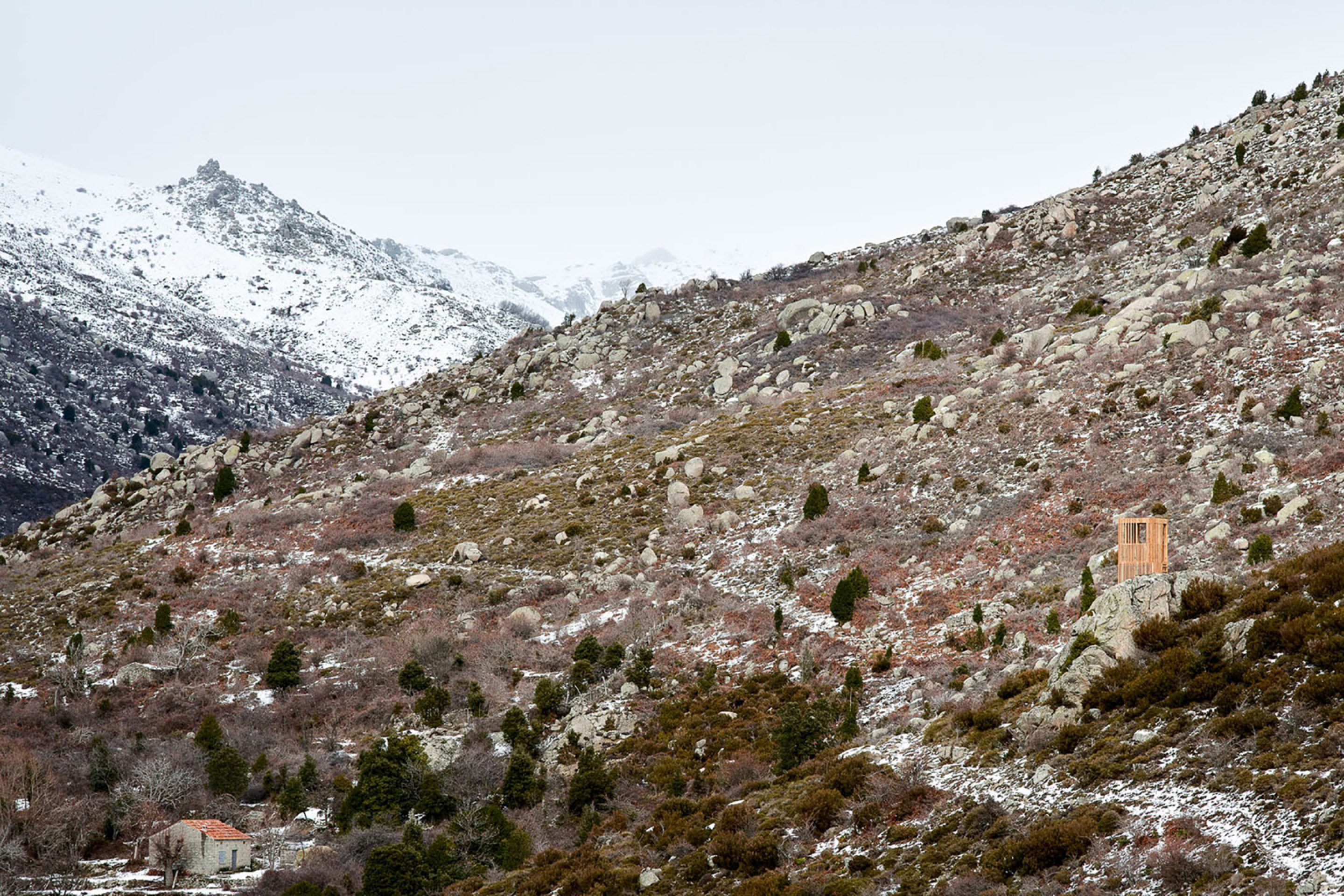 IGNANT-Architecture-Orma-Observatoire-Du-Cerf-Corse-4