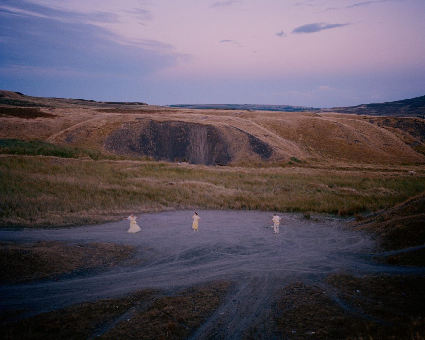 IGNANT-Photography-Clémentine-Schneidermann-Charlotte-James-Its-Called-Ffawsiwn-010