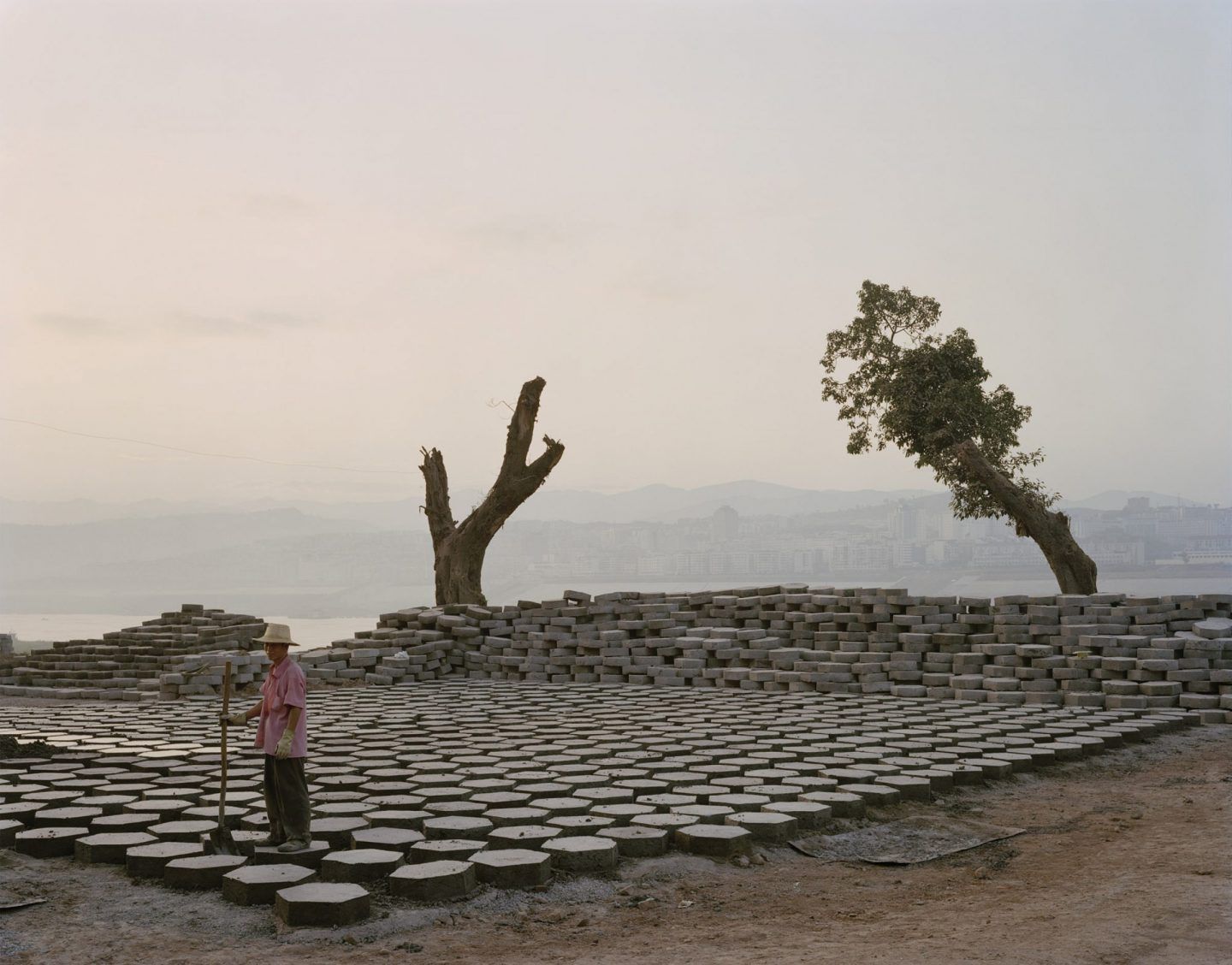 IGNANT-Photography-Nadav-Kander-Yangtze-The-Long-River-012