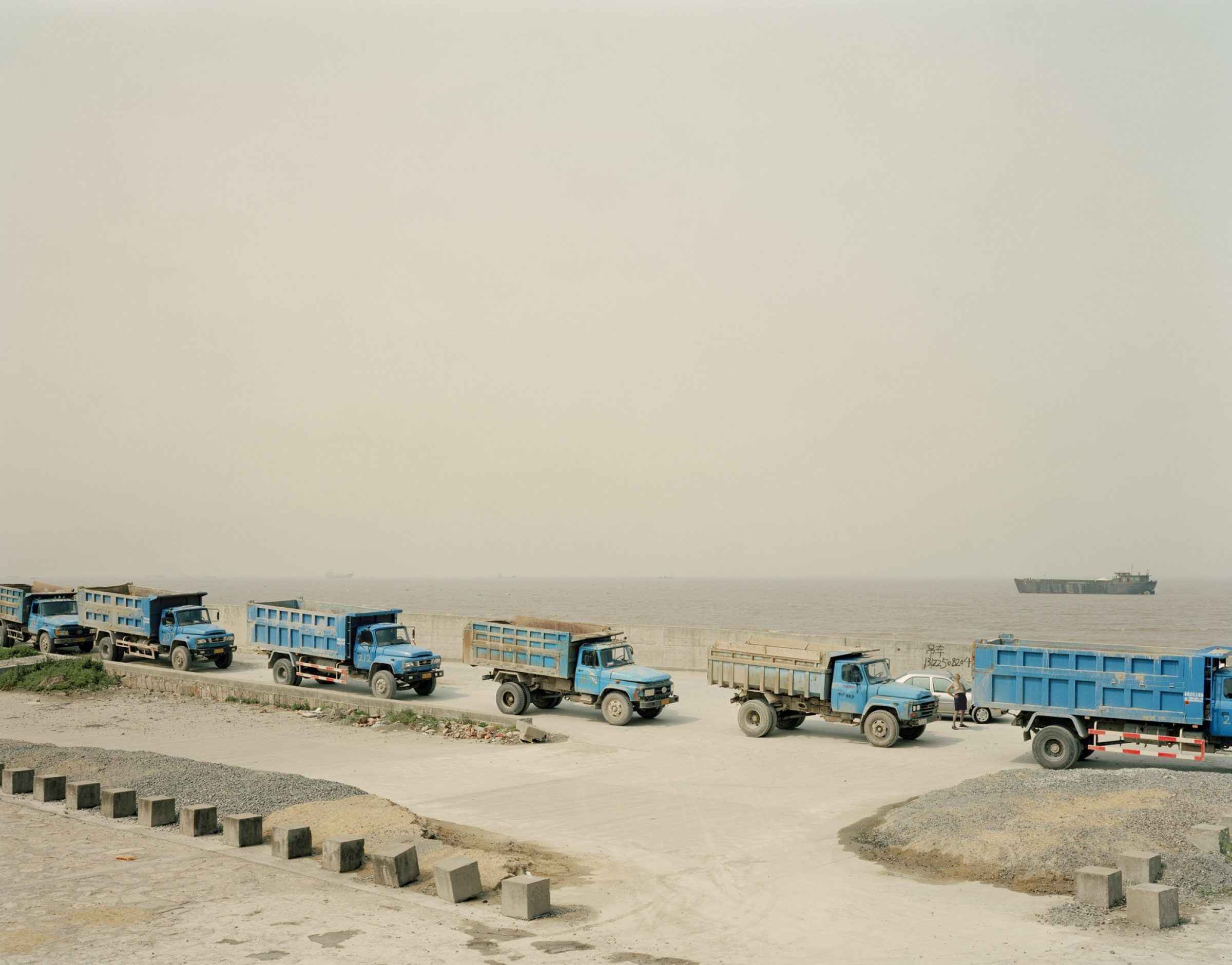 Nadav Kander Photographs The Yangtze River, A Watercourse